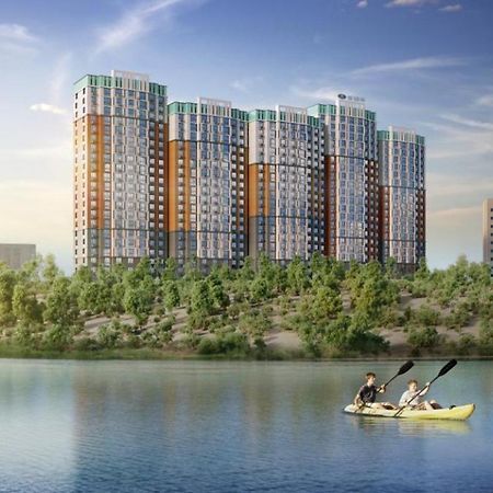 Прекрасная квартира на берегу озера в ЖК LakeTown Алматы Экстерьер фото